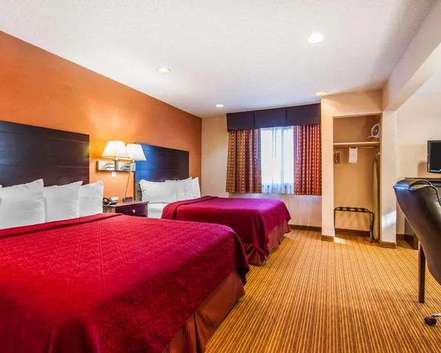 جناح بسريرين كوين، Quality Inn & Suites Ottumwa North 1/1