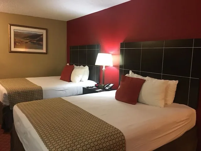 غرفة ديلوكس بسريرين كوين، Hemp Hotel 1/3