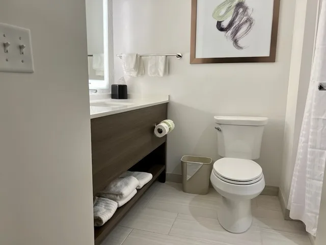 جناح بسريرين كوين مع أريكة، Comfort Suites St. Augustine Historic District Area 2/4