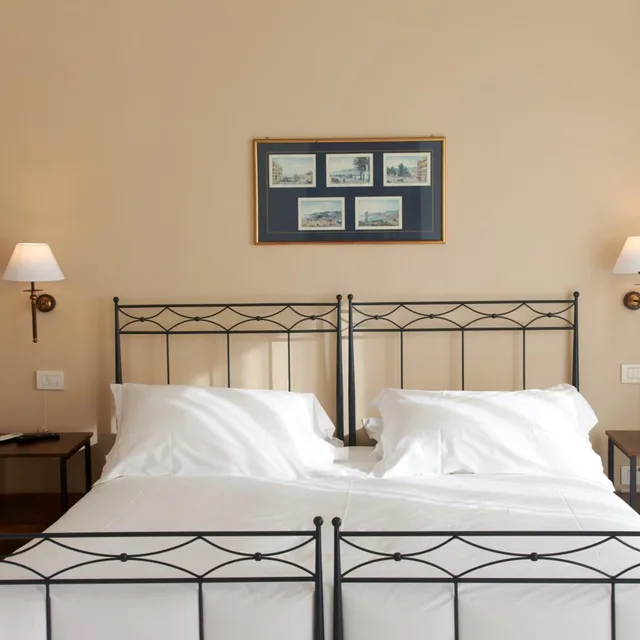 غرفة بسرير مزدوج بإطلالة على البحر، Villa Margherita 7/9