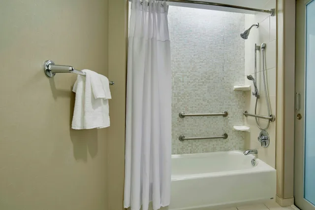 جناح، Springhill Suites Las Vegas Convention Center 3/5