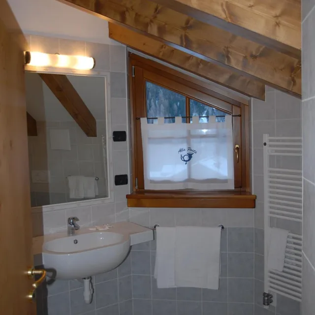 غرفة قياسية ثلاثية، Albergo Alla Posta 7/9