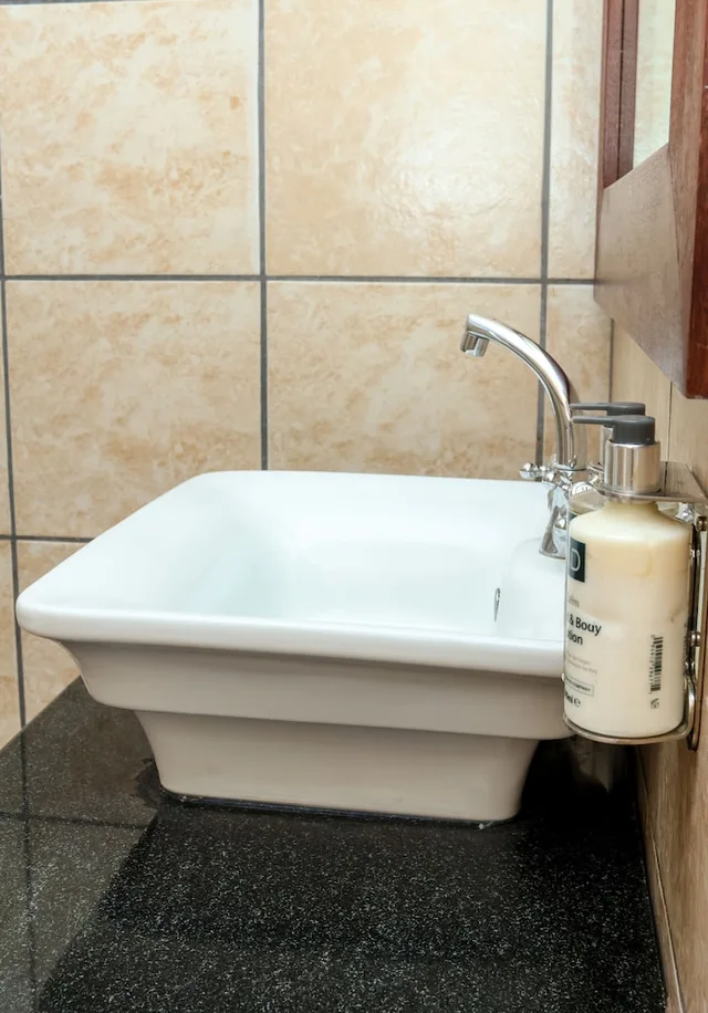 Luxury, Double Bed, Thaba Legae Guest Lodge 4/4