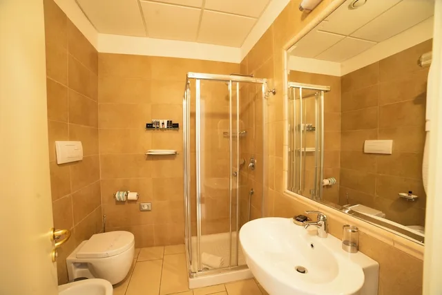 غرفة بانورامية بسرير كوين بإطلالة على الحديقة بشرفة، Hotel Parco Delle Fontane 2/2