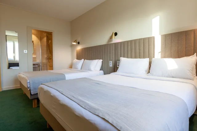 غرفة عائلية رباعية بسريرين مزدوجين، Grand Hotel de la Gare 2/4