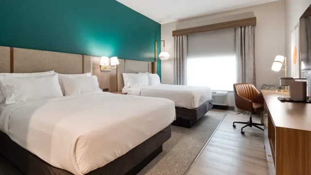 غرفة قياسية بسريرين كوين لذوي الإعاقة، Holiday Inn Nashville Airport, an IHG Hotel 1/5