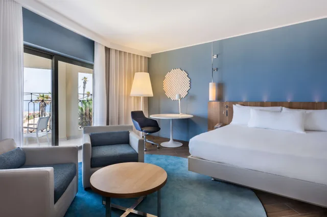 Relaxation, Suite, Double Bed, Sea View, Balcony, HILTON MALTA 2/4
