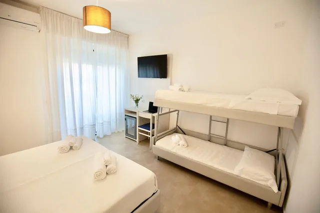 غرفة ديلوكس رباعية بشرفة بغرفة نوم واحدة، Hotel Maestri 2/10