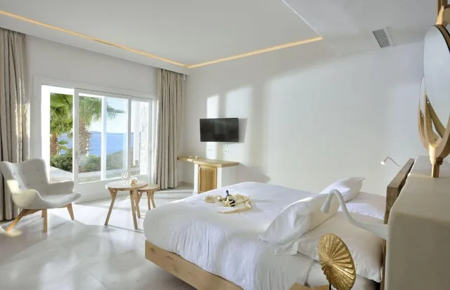 Luxury, Suite, Queen Bed, Beach Front, Outdoor Jetted Tub، Anax Resort and Spa 1/7