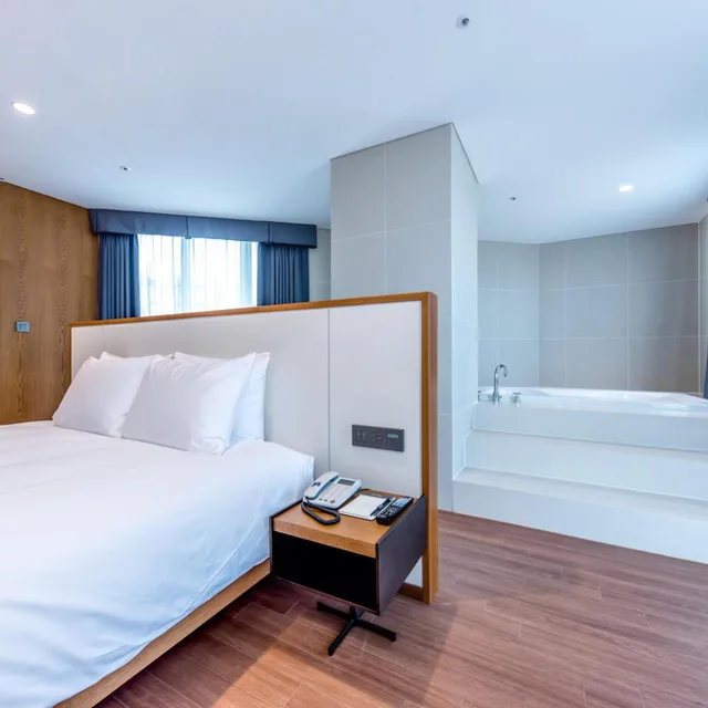 جناح بسرير كينج بإطلالة على البحر، Hotel Sirius Jeju 4/7
