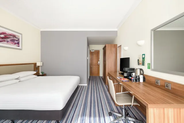 غرفة بريميوم بسرير كينج بإطلالة على الحديقة، Holiday Inn Norwich North Hotel 3/5
