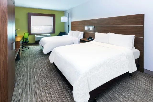 Room, 2 Queen Beds, Holiday Inn Express Hotel And Suites Lafayette South 2/4