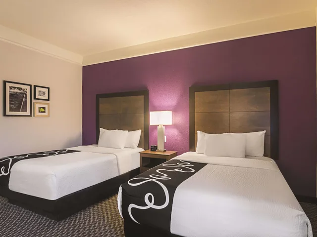 غرفة بسريرين مزدوجين، La Quinta Inn Suites Oklahoma City Nw Expwy 1/3