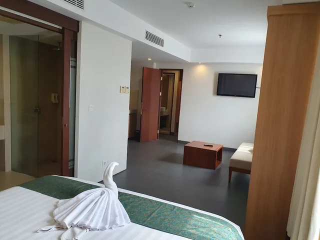 Family, 1 Double and 1 Single Bed, Paragon Hotel Seminyak 3/4