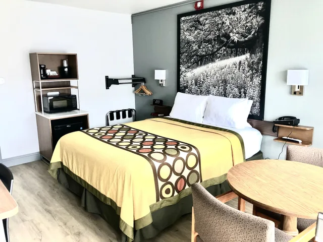 غرفة بسرير كوين لذوي الإعاقة، Super 8 by Wyndham Fort Bragg 7/10