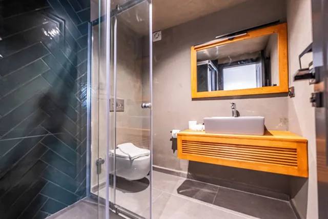 جناح بسرير مزدوج بإطلالة على الحديقة مع أريكة، Isolina Hotel 8/10