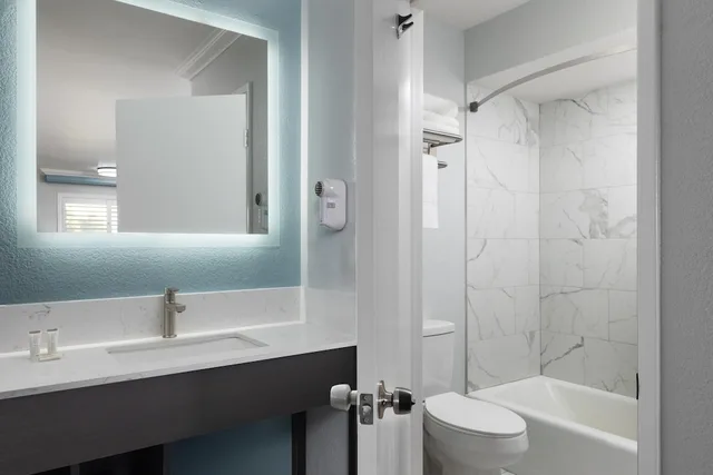 غرفة بسريرين كوين، Red Lion Inn & Suites Lemoore 5/6