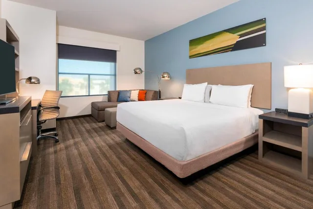غرفة بسرير كينج بحوض استحمام لذوي الإعاقة، Hyatt House Tampa Airport Westshore 1/4