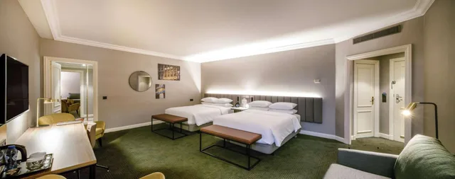 غرفة عائلية بسرير كينج وسريرين كوين، Hilton Brussels Grand Place 2/7