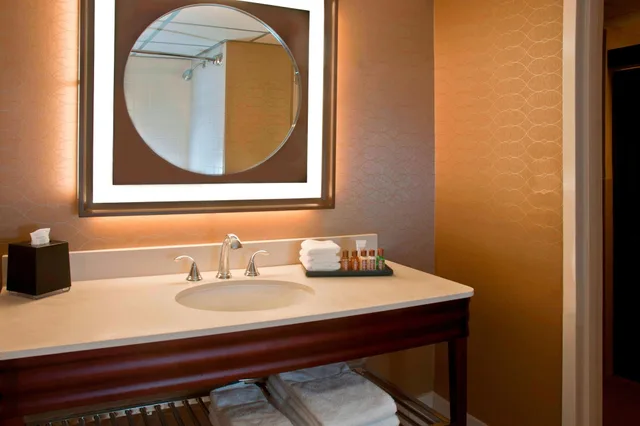غرفة تقليدية بسرير كينج، Sheraton Imperial Hotel Raleigh-Durham Airport at Research Triangle Park 5/10