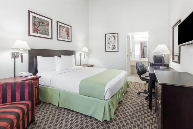 غرفة بسرير كوين، Best Western Irving Grapevine DFW North 2/2