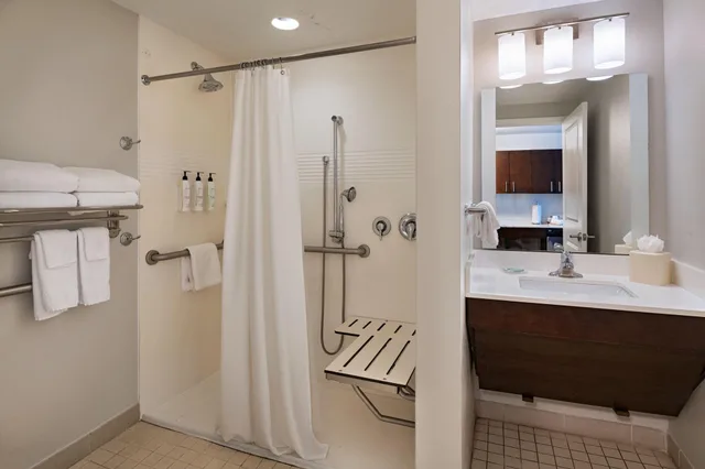 جناح بسرير كينج بغرفة نوم واحدة، TownePlace Suites by Marriott Macon Mercer University 3/4