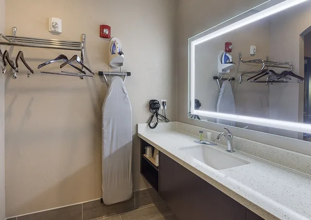 غرفة قياسية بسريرين كوين، Econo Lodge Inn and Suites Houston NW-Cy-Fair 3/3