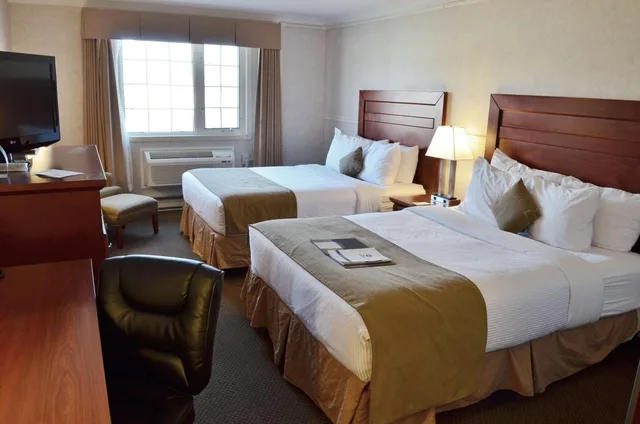 جناح بسريرين كوين مع أريكة، Best Western Gold Rush Inn 1/3