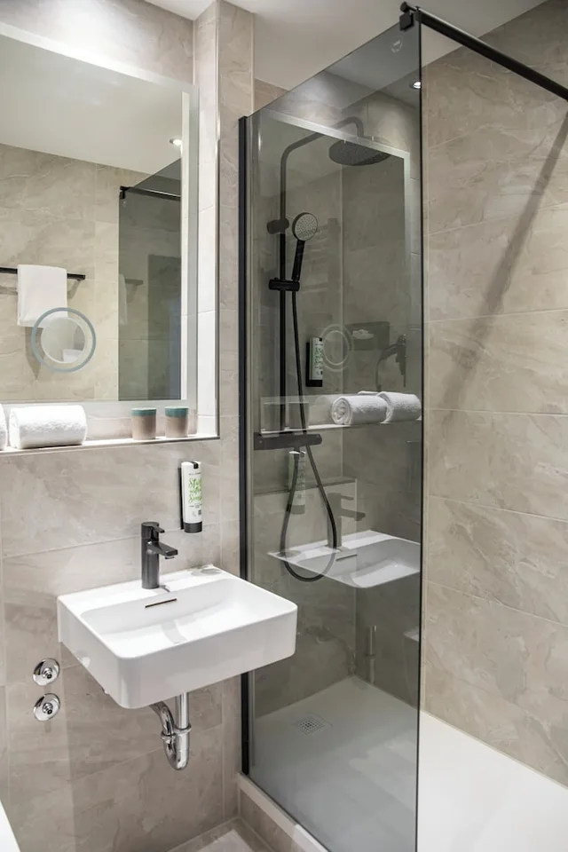 غرفة كومفورت عائلية بسريرين كوين، ACHAT Hotel Waldkirchen 10/10