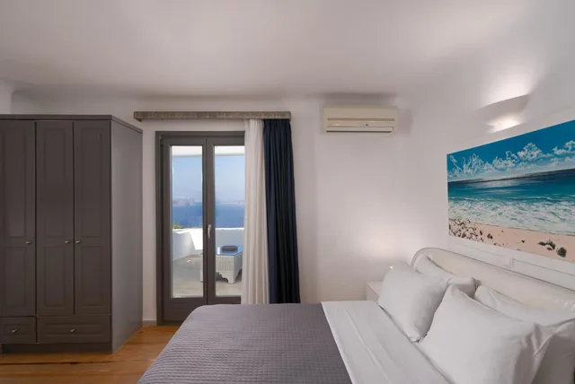 Serenity, Garden, Villa, Caldera View, Private Garden, Hot Tub، Santorini Princess Presidential Suites 1/10