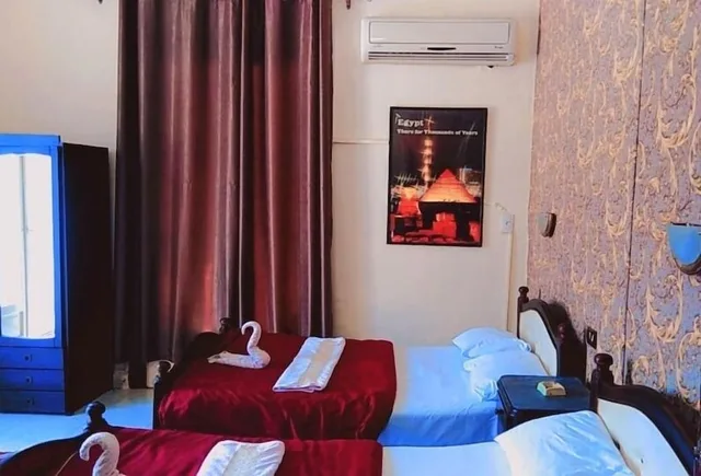 Room, Twin Beds, New Palace Hostel 4/6