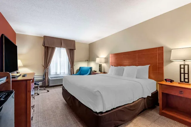 غرفة بسرير كينج لذوي الإعاقة، Comfort Inn Augusta Me 2/4