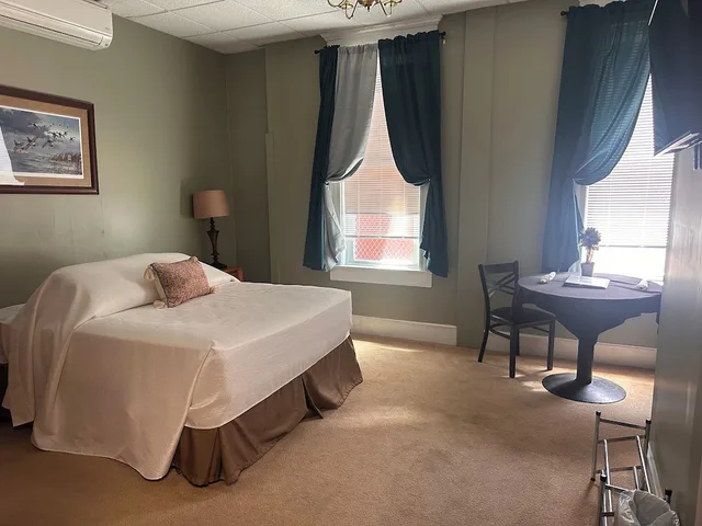 Classic, Queen Bed, No Elevator، The Hotel Belvidere 2/6