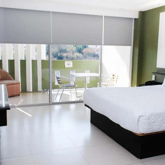جناح بسرير كوين، Hotel Borda Cuernavaca 8/10