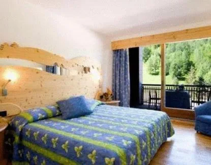 Room, Double or Twin Bed, Balcony, HOTEL RIVE 1/4