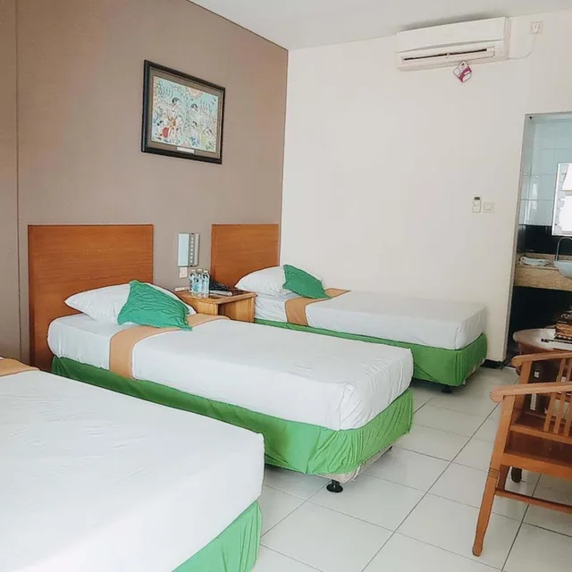 غرفة ديلوكس عائلية، Helios Hotel Malang 1/7