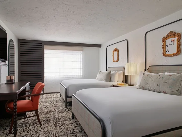 Standard, 2 Queen Beds, Palmoro House 3/9