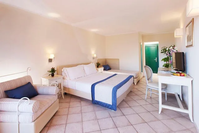 غرفة بريستيج بإطلالة على البحر، Hotel Torre Di Calapiccola 4/10