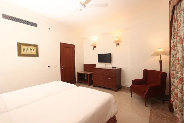 جناح فاخر بسرير مزدوج بإطلالة على المدينة، SAVOY SUITES Noida 1/8