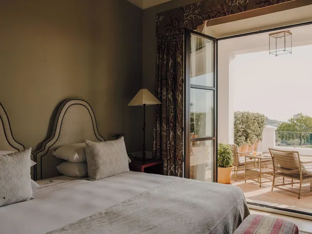 جناح تنفيذي بسرير كينج بإطلالة على البحر، Finca Cortesin Golf And Spa 1/7