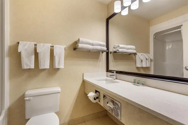 جناح بسريرين كوين وسريرين مزدوجين، Best Western Cold Lake Inn 8/9