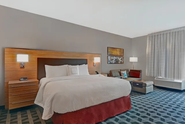 استوديو بسرير كينج مع أريكة لذوي الإعاقة، TownePlace Suites by Marriott Jacksonville East 2/7