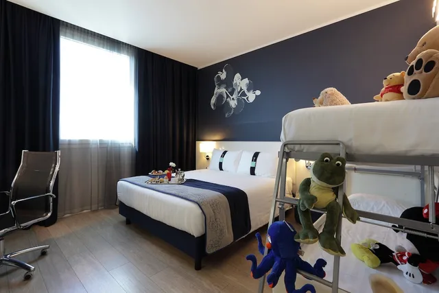 Premium, Bunk Bed, Queen Bed, Holiday Inn Milan Nord Zara 7/13