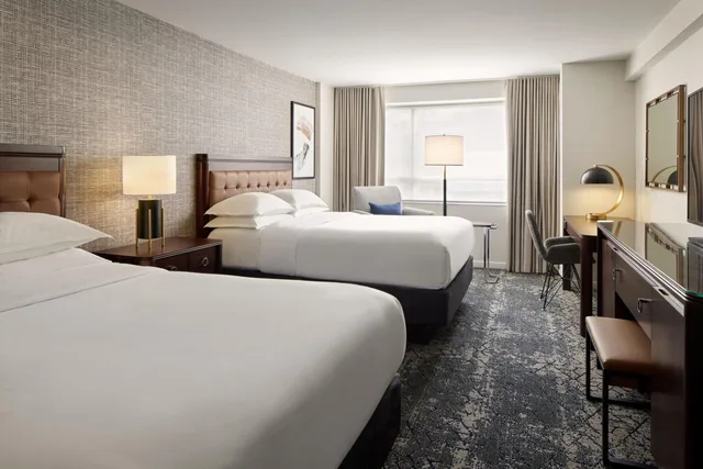 غرفة بسريرين كوين، Sheraton Valley Forge King of Prussia 1/10