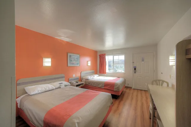 غرفة قياسية بسريرين مزدوجين لذوي الإعاقة، Motel6 Kerrville, TX 4/7