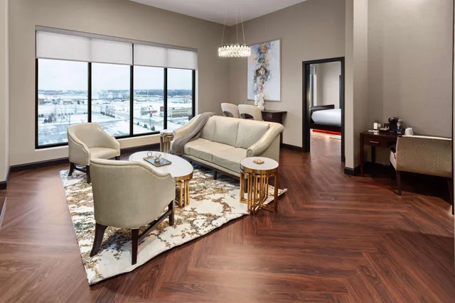 Grand, Penthouse Suite, King Bed، Legacy Hotel Trademark Collection by Wyndham 5/6