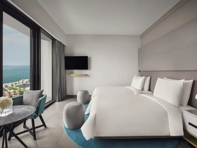 غرفة ديلوكس بسريرين منفصلين، Movenpick Resort Al Marjan Island 3/7