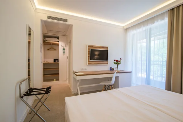 غرفة قياسية بسريرين منفصلين بإطلالة على المتنزه، HVD Hotel Nympha Riviera Holiday Club Adults Only 18 1/8