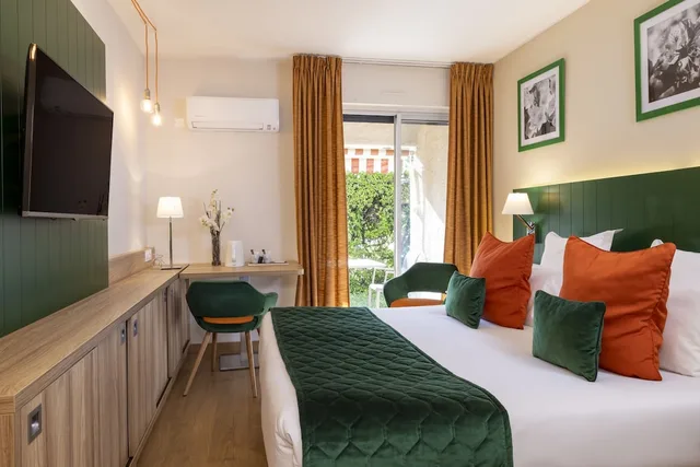 غرفة كومفورت بسرير كوين بإطلالة على المتنزه، Hotel - Residence Lou Paradou 2/4