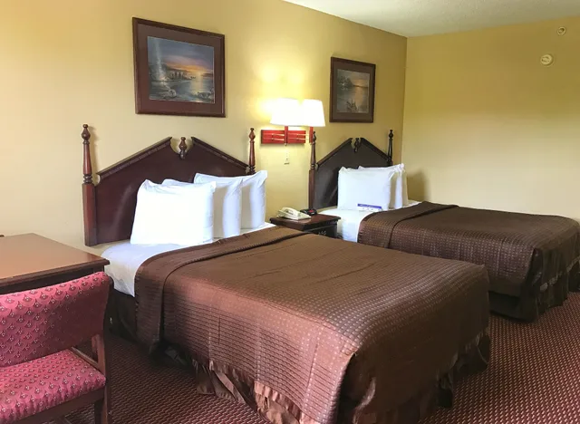 غرفة بسريرين مزدوجين، Americas Best Value Inn & Suites Maumelle North Little Rock 1/2